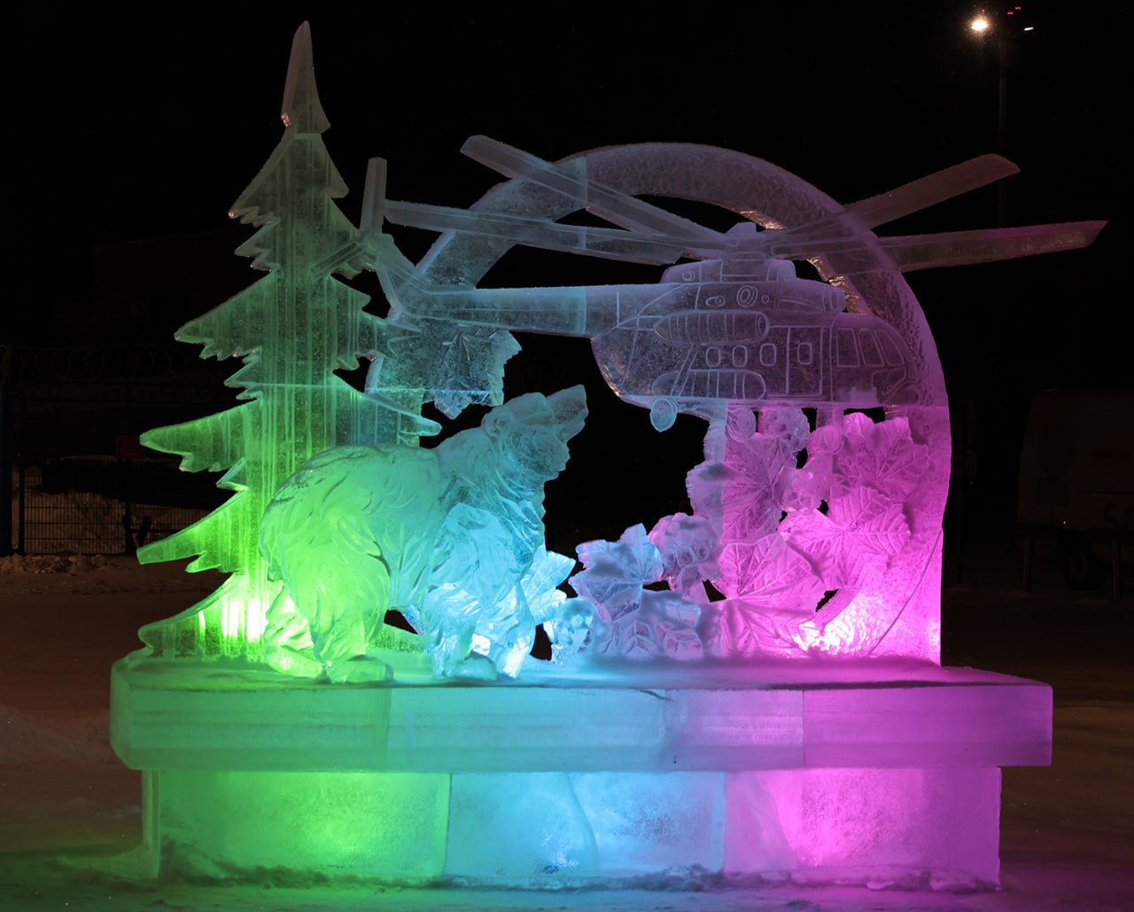 Привокзальная площадь аэропорта Новый Уренгой — ну просто загляденье! Привокзальная площадь аэропорта Новый Уренгой — ну просто загляденье!