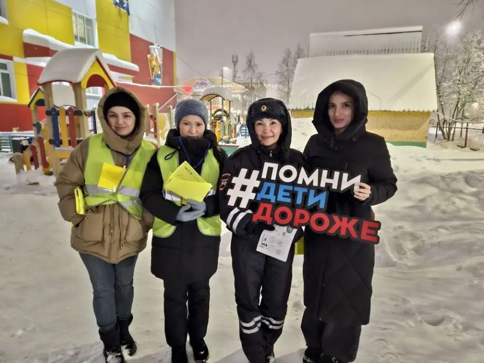 В салехардском детском саду «Светлячок» провели тренинги по безопасной перевозке детей в автомобиле В салехардском детском саду «Светлячок» провели тренинги по безопасной перевозке детей в автомобиле