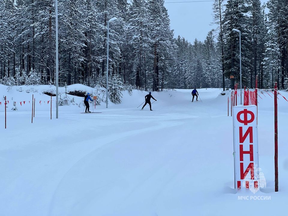 Сегодня в рамках спартакиады на лыжной базе г. Губкинский состоялись соревнования по лыжным гонкам среди сотрудников подразделений Ноябрьского пожарно-спасательного гарнизона Сегодня в рамках спартакиады на лыжной базе г. Губкинский состоялись соревнования по лыжным гонкам среди сотрудников подразделений Ноябрьского пожарно-спасательного гарнизона
