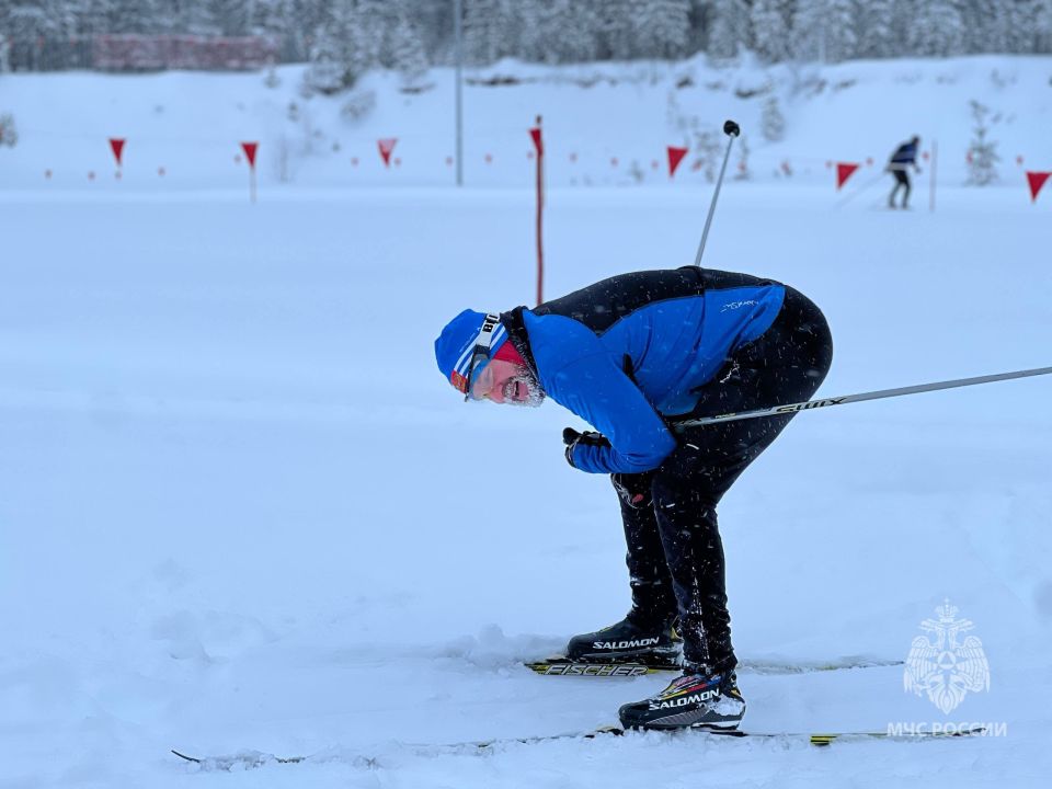 Сегодня в рамках спартакиады на лыжной базе г. Губкинский состоялись соревнования по лыжным гонкам среди сотрудников подразделений Ноябрьского пожарно-спасательного гарнизона Сегодня в рамках спартакиады на лыжной базе г. Губкинский состоялись соревнования по лыжным гонкам среди сотрудников подразделений Ноябрьского пожарно-спасательного гарнизона