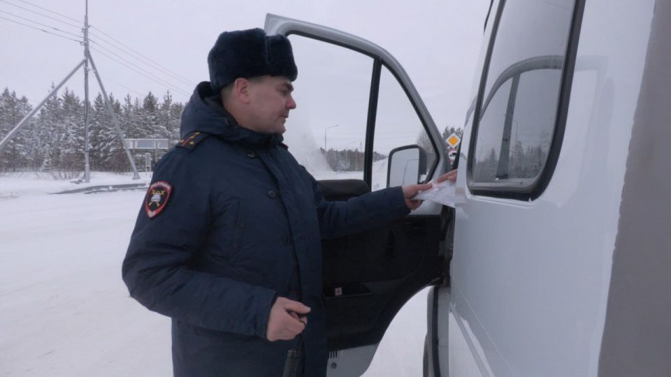 В Муравленко Госавтоинспекция провела профилактическую акцию на автодороге В Муравленко Госавтоинспекция провела профилактическую акцию на автодороге