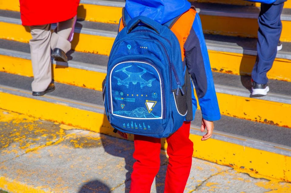 Полмиллиона покупок по школьным сертификатам