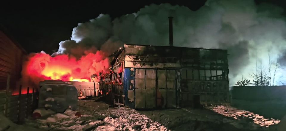 В 19 часов 44 минуты открытое горение было ликвидировано