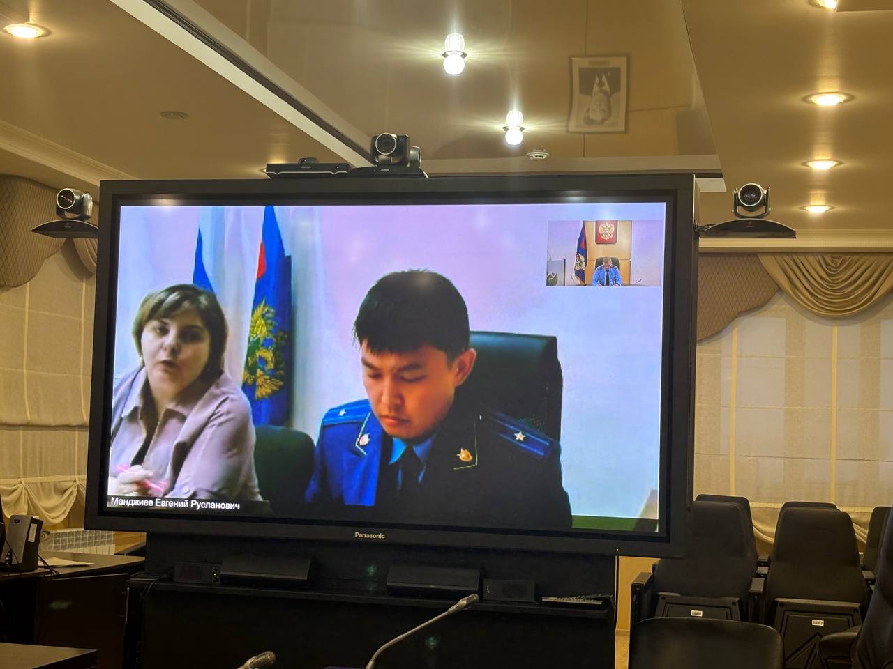 Заместитель прокурора автономного округа Александр Демин провел личный прием жителей Ямальского и Шурышкарского районов по ВКС Заместитель прокурора автономного округа Александр Демин провел личный прием жителей Ямальского и Шурышкарского районов по ВКС