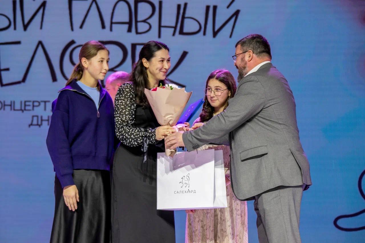 Сегодня в Детской школе искусств состоялся тёплый и трогательный концерт, посвящённый Дню матери Сегодня в Детской школе искусств состоялся тёплый и трогательный концерт, посвящённый Дню матери