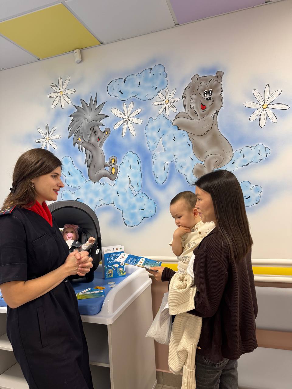 В салехардской поликлинике состоялась акция «Детям – безопасную дорогу!» В салехардской поликлинике состоялась акция «Детям – безопасную дорогу!»