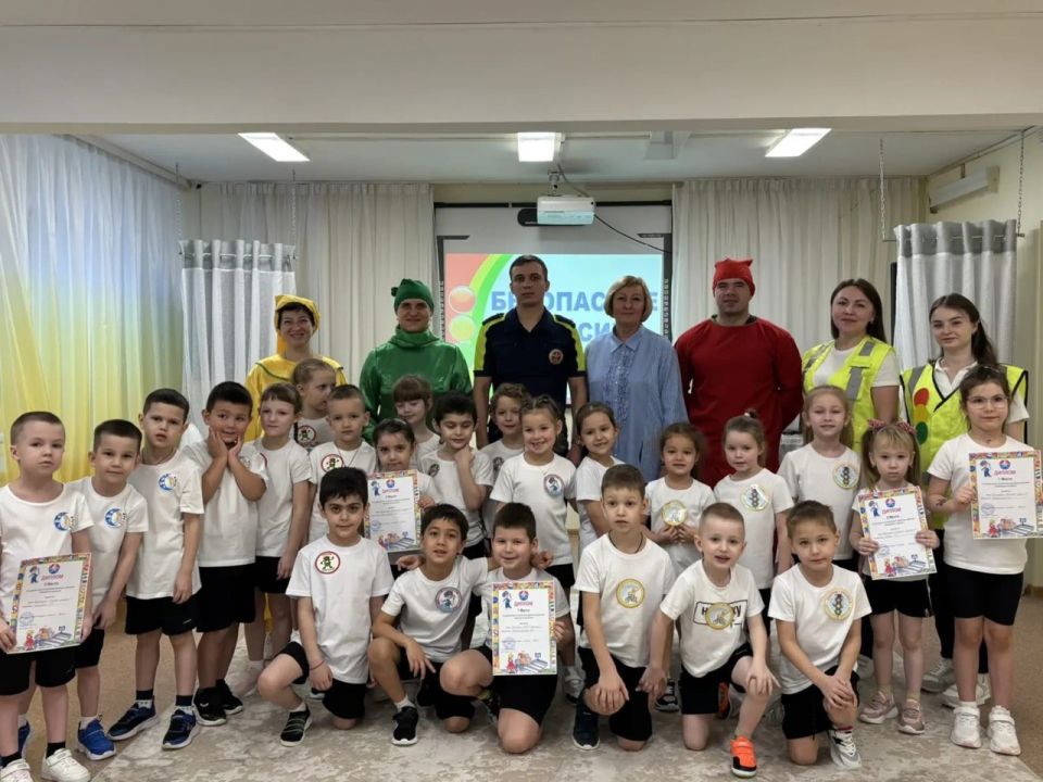 Ноябрьские автоинспекторы приняли участие в городском конкурсе «Безопасное колесико»