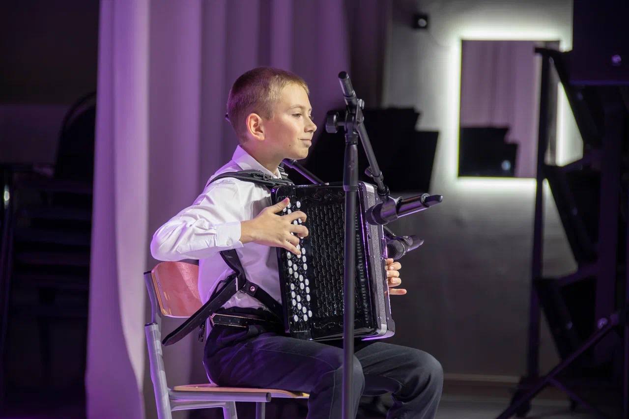 Сегодня в Детской школе искусств состоялся тёплый и трогательный концерт, посвящённый Дню матери Сегодня в Детской школе искусств состоялся тёплый и трогательный концерт, посвящённый Дню матери