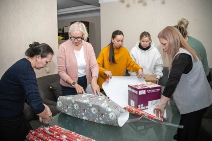 Городские учреждения и организации продолжают сбор гуманитарной помощи в Волноваху