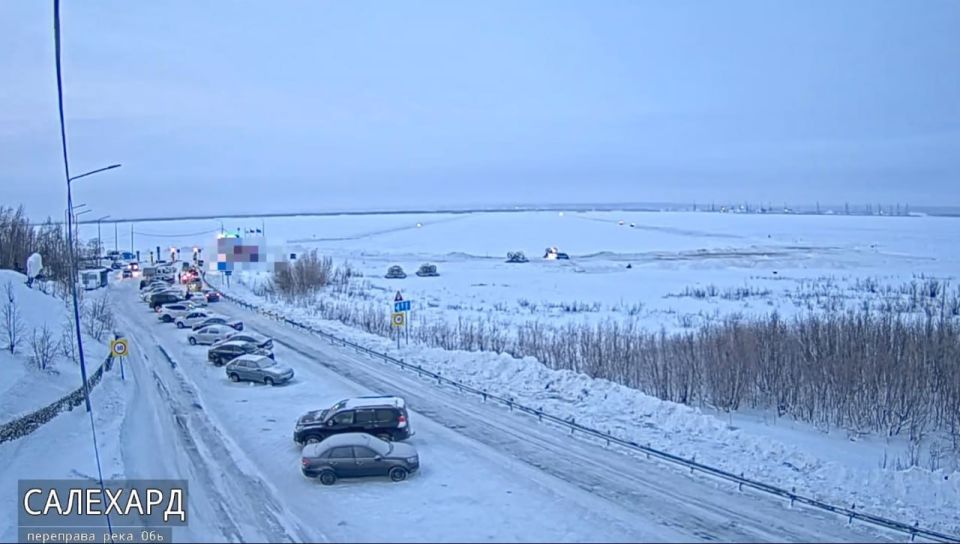 Открыто движение по ледовой переправе Салехард — Лабытнанги