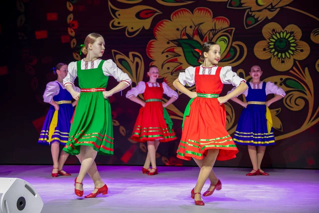 Сегодня в Детской школе искусств состоялся тёплый и трогательный концерт, посвящённый Дню матери Сегодня в Детской школе искусств состоялся тёплый и трогательный концерт, посвящённый Дню матери