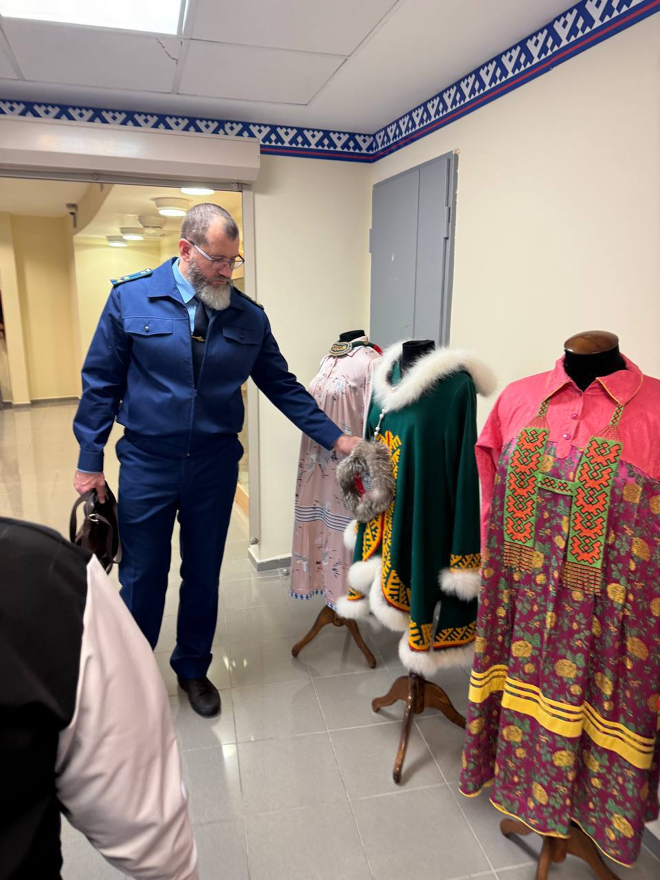 Работники прокуратуры, а также ветераны ведомства посетили музей Ямальского многопрофильного колледжа Работники прокуратуры, а также ветераны ведомства посетили музей Ямальского многопрофильного колледжа