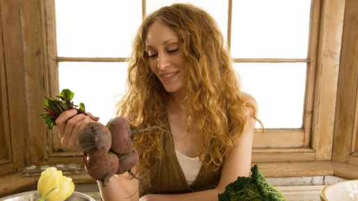 Стоит ли есть салаты из сырой свеклы: диетолог поставила точку в этом вопросе