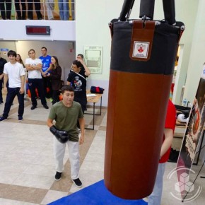 Чей кулак мощнее, сегодня определяли в СШ «Арктика»