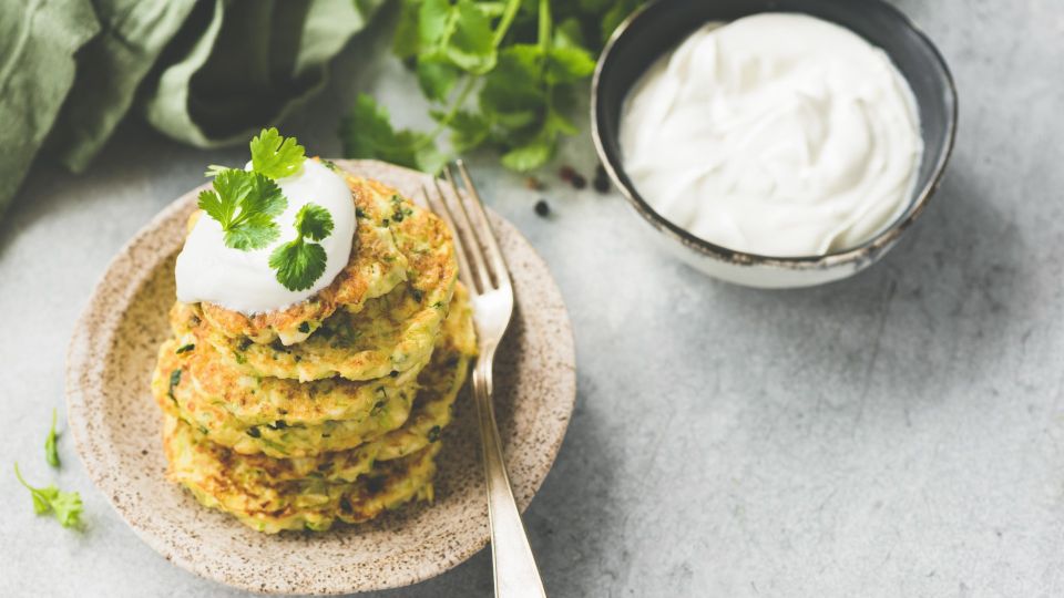 Эти оладьи получатся румяными и невероятно вкусными: нужно добавить один продукт