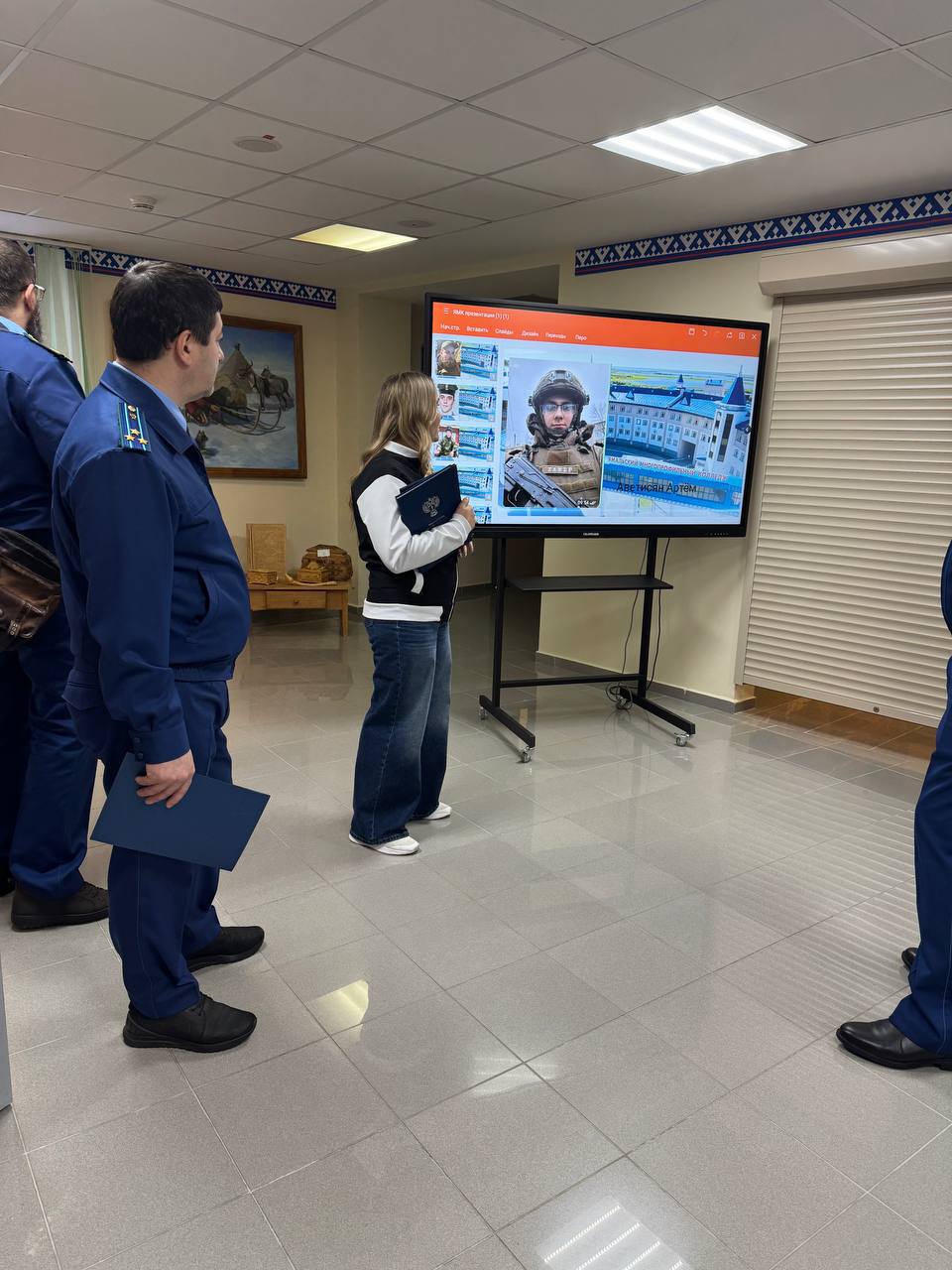 Работники прокуратуры, а также ветераны ведомства посетили музей Ямальского многопрофильного колледжа Работники прокуратуры, а также ветераны ведомства посетили музей Ямальского многопрофильного колледжа