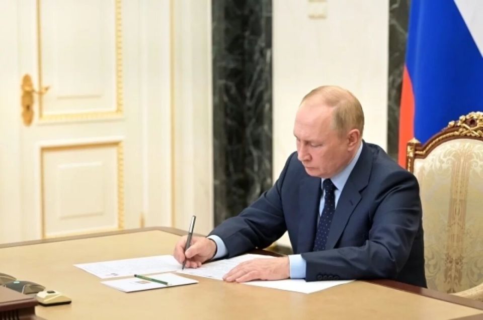 Путин утвердил новые акцизы на алкоголь и табак до 2028 года