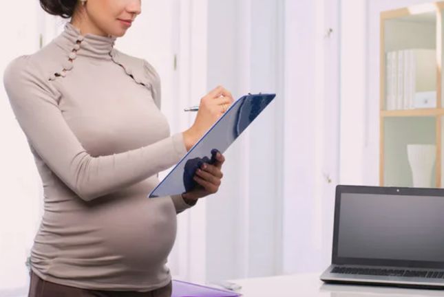 Как получить двойное пособие по беременности и родам в 2025 году?