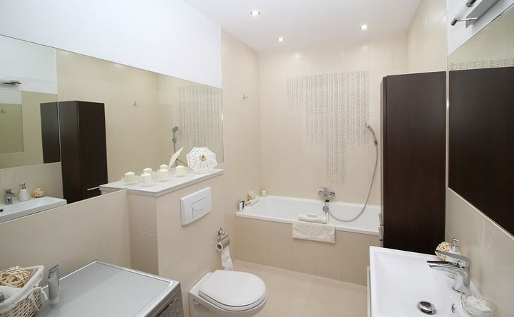 Как быстро убраться в санузле, если скоро нагрянут гости: верные способы