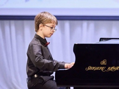 Воспитанник Детской школы искусств имени С.В.Рахманинова Давид Захаров выступил на престижной сцене Московского Международного Дома Музыки