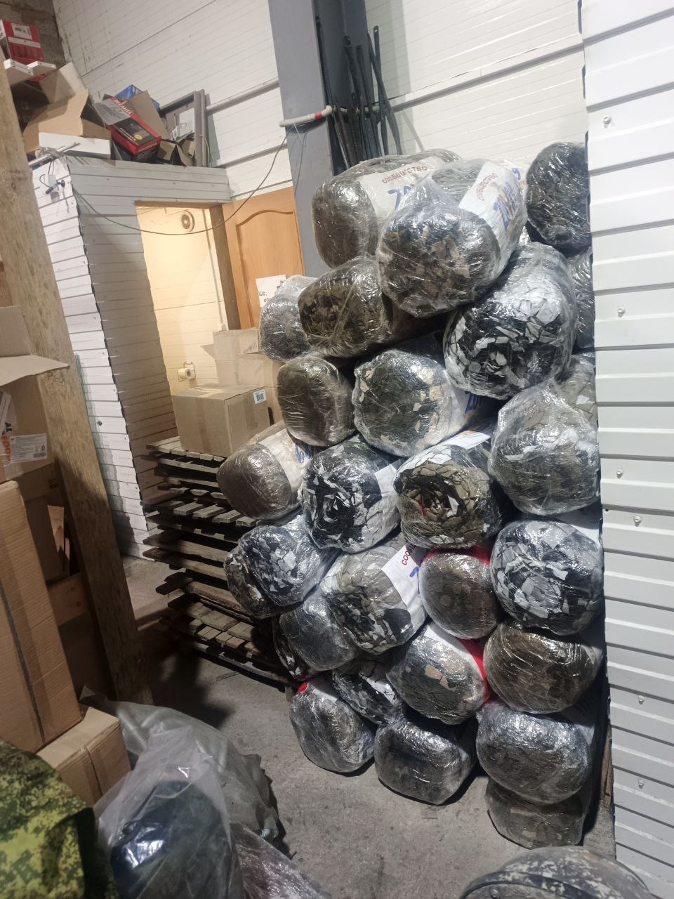 Вместе приближаем победу. Новый мурал на Броднева, 50 стал победителем в специальной номинации "Год героев" окружного конкурса в рамках фестиваля уличного дизайна YAM(ural)AL Вместе приближаем победу. Новый мурал на Броднева, 50 стал победителем в специальной номинации "Год героев" окружного конкурса в рамках фестиваля уличного дизайна YAM(ural)AL