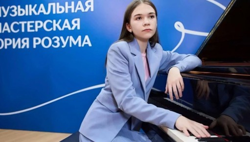 Пять одаренных ямальцев получат премию в размере 100 тысяч рублей