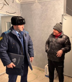 Исполняющий обязанности прокурора Лабытнанги Ибрагим Османов с рабочим визитом посетил Харпский дом-интернат для престарелых и инвалидов «Мядико», а также провел личный прием граждан