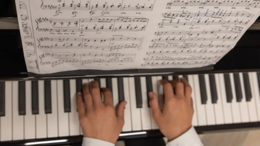 Одарённых детей поддержат рублём