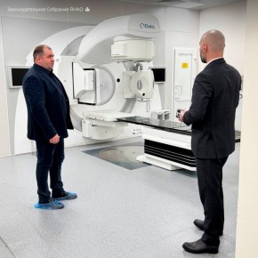 Андрей Кузнецов и Денис Садовников посетили соцобъекты Нового Уренгоя