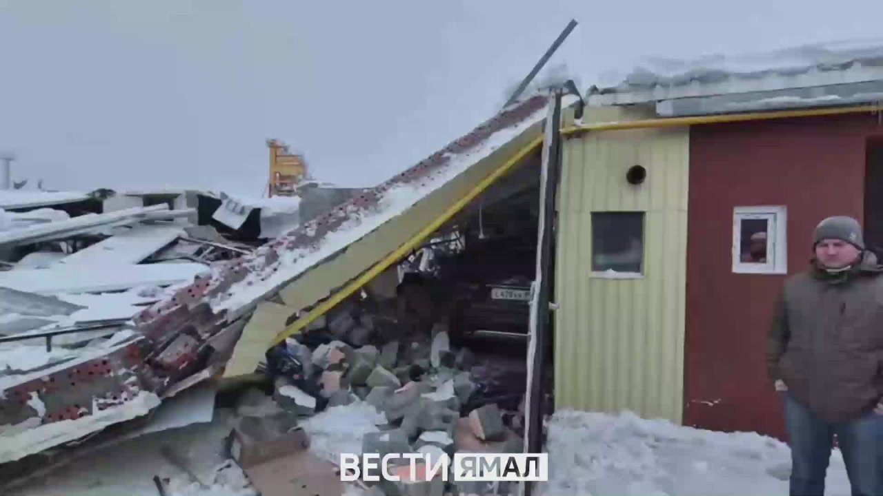 Газовый баллон стал причиной масштабного обрушения гаражей в Губкинском