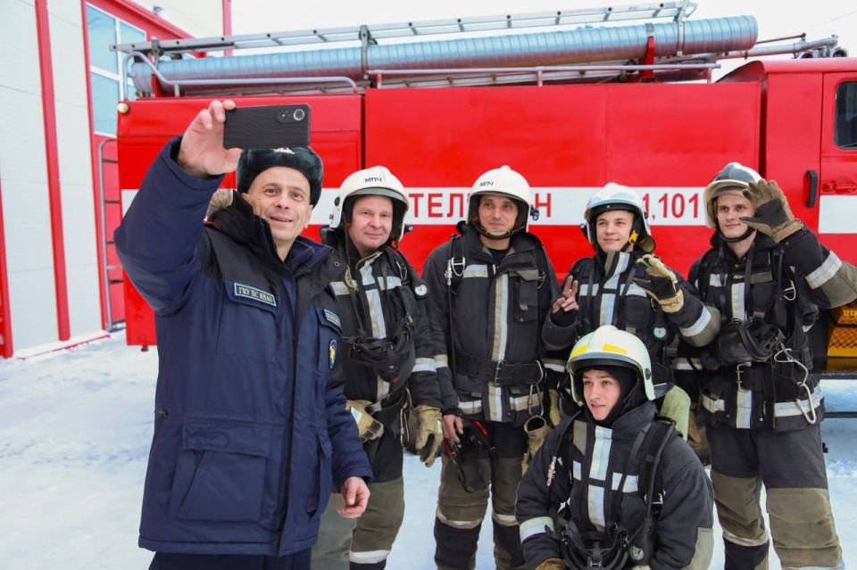 Дмитрий Артюхов: В Мужах новоселье отмечают сотрудники окружной противопожарной службы — построили для них новое, просторное здание с тёплым гаражом Дмитрий Артюхов: В Мужах новоселье отмечают сотрудники окружной противопожарной службы — построили для них новое, просторное здание с тёплым гаражом