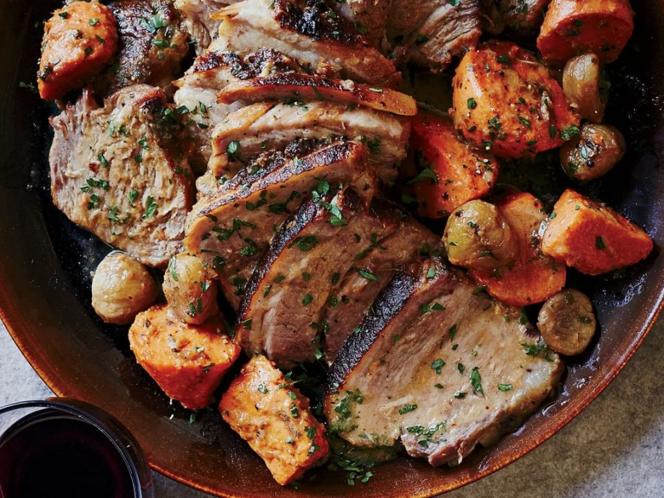 Свинина в духовке: мастер-класс по приготовлению