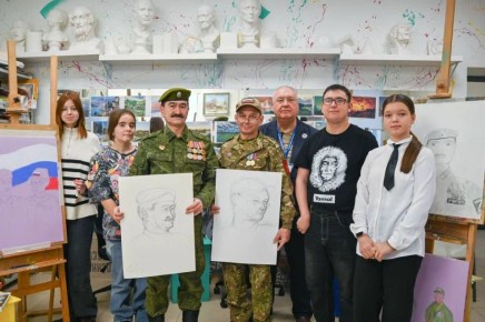 Герои глазами детей. Ямальский филиал фонда «Защитники Отечества» присоединился ко Всероссийской акции «Портрет героя — 2025»