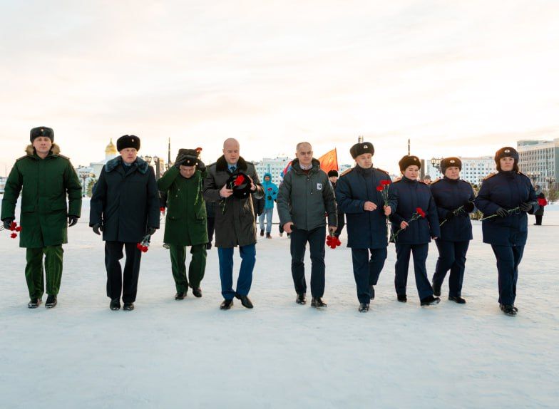 Сегодня, 3 декабря, в Салехарде в День Неизвестного Солдата, сотрудники следственного управления вместе с представителями органов исполнительной власти, правоохранительных ведомств и активистами юнармейского движения...