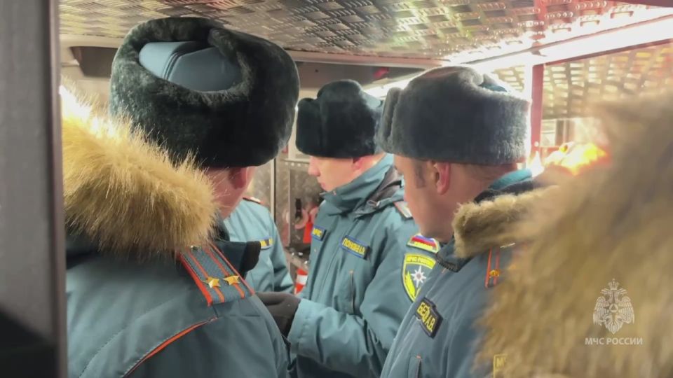 В завершающий день учебно-методического сбора состоялся показ возможностей подвижного пункта управления Главного управления МЧС России по ЯНАО