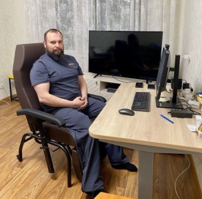 В ямальском филиале фонда "Защитники Отечества" вручили первые комплекты адаптивной одежды ветеранам СВО