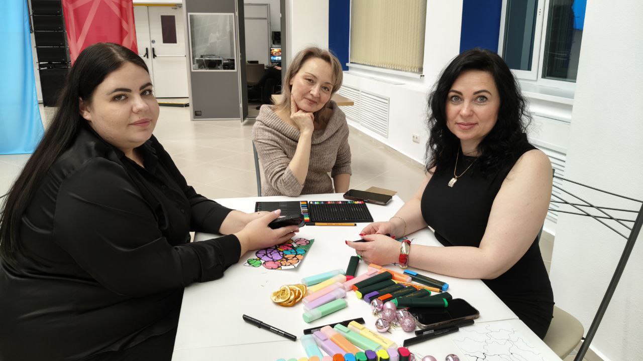 Новоуренгойский женский клуб «По Зову сЕРдца» отметил первую годовщину Новоуренгойский женский клуб «По Зову сЕРдца» отметил первую годовщину