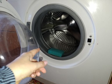 Как простая губка для мытья посуды может изменить вашу стирку