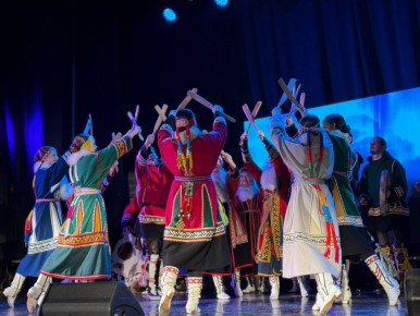 Ямальские артисты представили спектакль в Москве