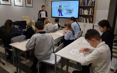 Автоинспекторы Салехарда напомнили о важности световозвращающих элементов Автоинспекторы Салехарда напомнили о важности световозвращающих элементов