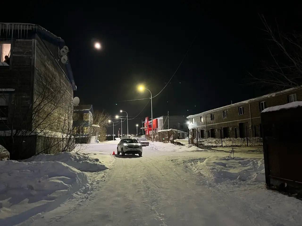 4 декабря около 2:30 ночи в районе д. №54, ул. Игарская, водитель, управляя автомобилем Nissan Juke, совершил наезд на пешехода, который находился на проезжей части 4 декабря около 2:30 ночи в районе д. №54, ул. Игарская, водитель, управляя автомобилем Nissan Juke, совершил наезд на пешехода, который находился на проезжей части