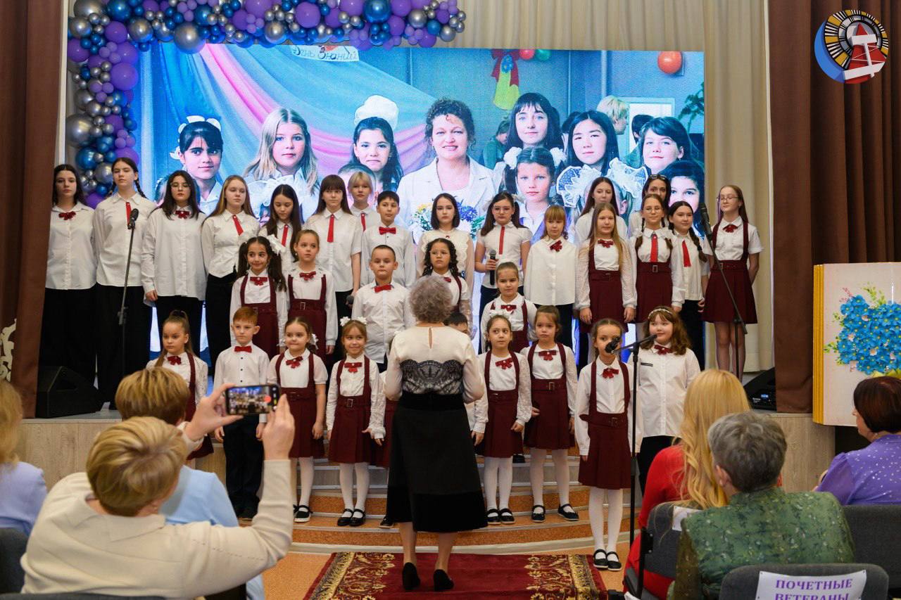 Накануне свое 45-летие отметила школа № 3 Накануне свое 45-летие отметила школа № 3