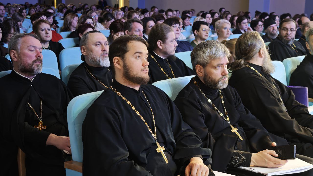 В Новом Уренгое проходят XV Епархиальные Рождественские образовательные чтения В Новом Уренгое проходят XV Епархиальные Рождественские образовательные чтения