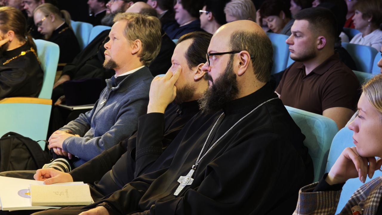 В Новом Уренгое проходят XV Епархиальные Рождественские образовательные чтения В Новом Уренгое проходят XV Епархиальные Рождественские образовательные чтения