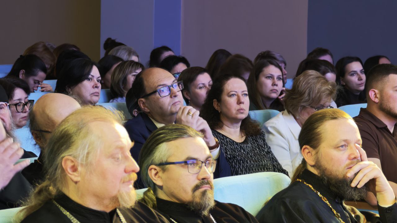 В Новом Уренгое проходят XV Епархиальные Рождественские образовательные чтения В Новом Уренгое проходят XV Епархиальные Рождественские образовательные чтения