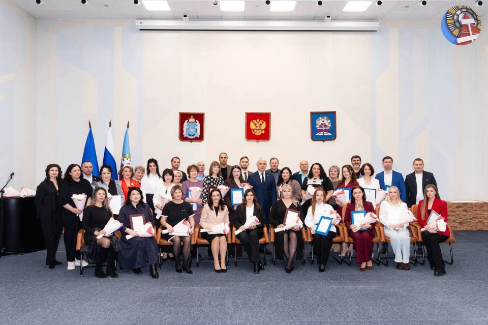 Накануне в администрации города чествовали жителей, которые внесли большой вклад в подготовку и организацию мероприятий, посвященных 50-летию Ноябрьска