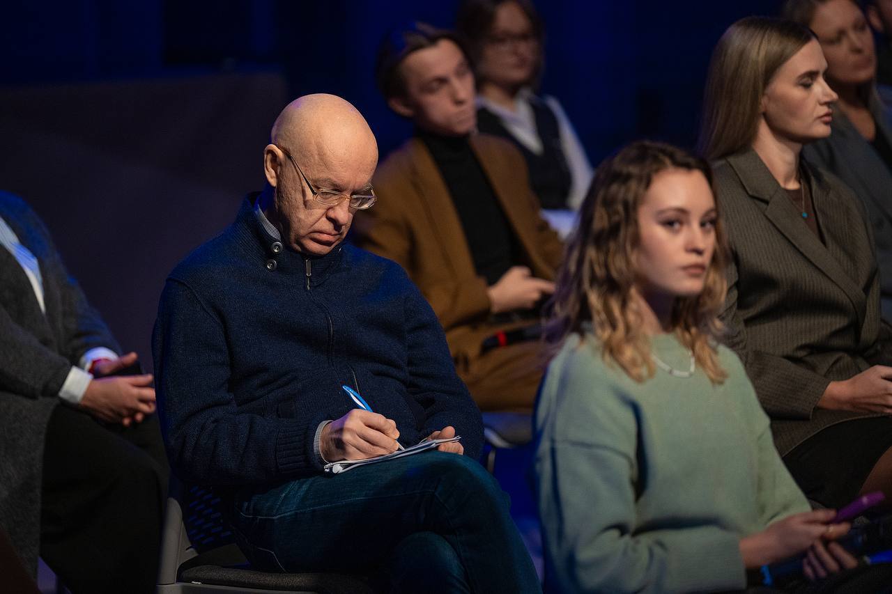 Дмитрий Артюхов: По доброй традиции в канун Дня округа подвели итоги года, обсудили будущее Ямала Дмитрий Артюхов: По доброй традиции в канун Дня округа подвели итоги года, обсудили будущее Ямала