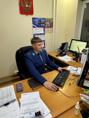 Жительница села Красноселькуп предстанет перед судом за оскорбление и применение насилия в отношении представителя власти