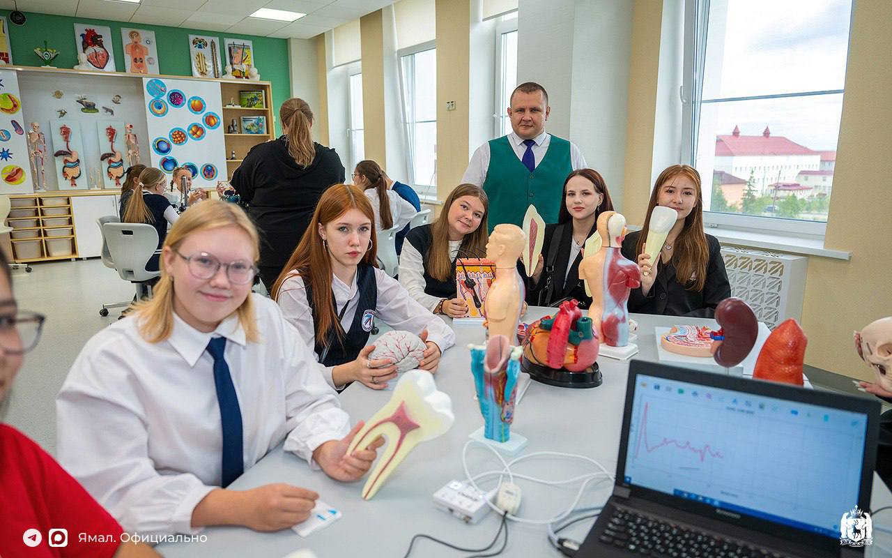 На Ямале расширяют систему поощрений для педагогов и талантливых школьников