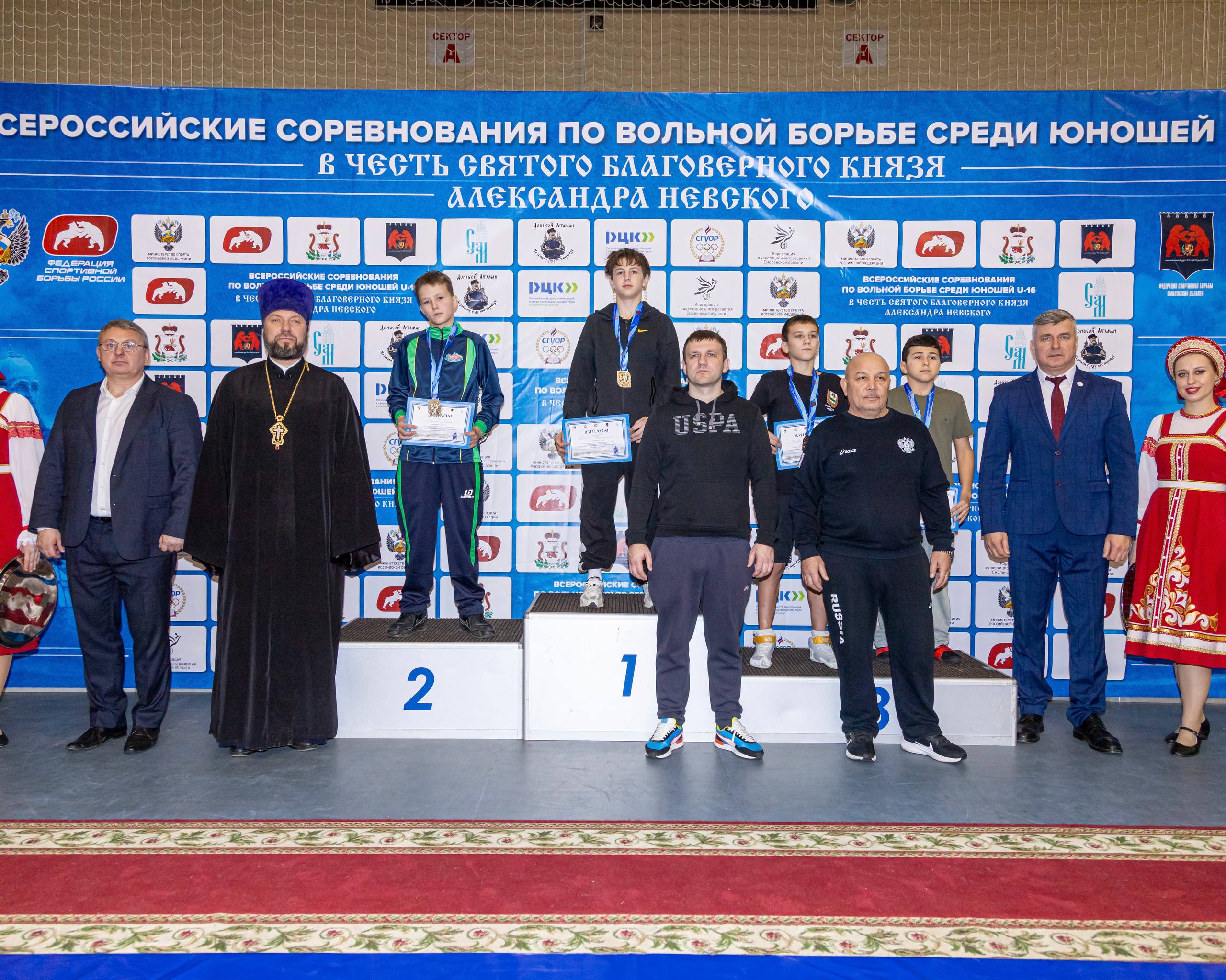 5 наград привезли на Ямал борцы со всероссийских соревнований 5 наград привезли на Ямал борцы со всероссийских соревнований